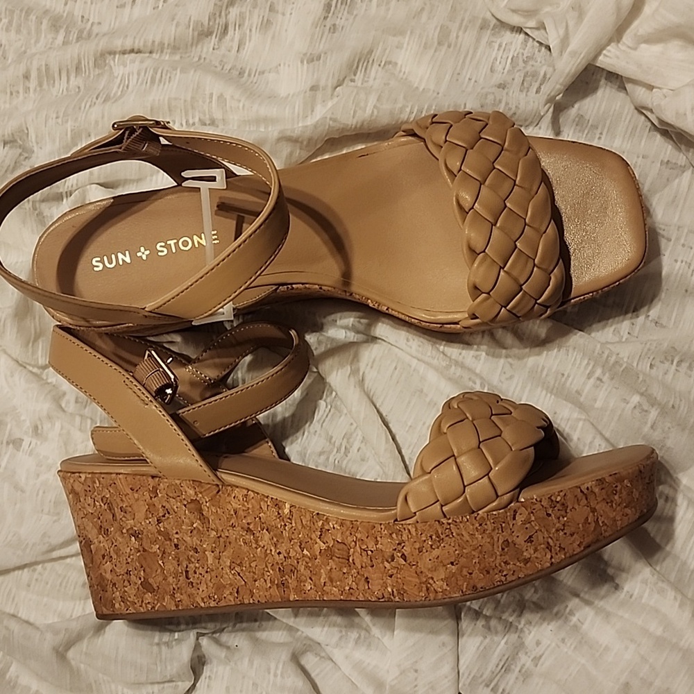 Sun stone beige wedge sandals